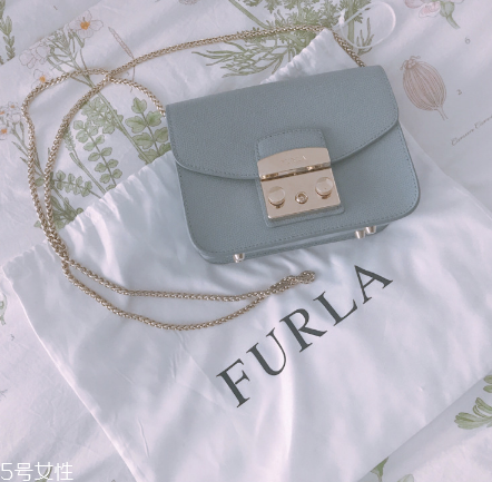 furla包包怎么打開？超百搭的心機(jī)包包