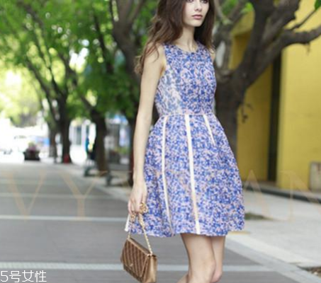 職業(yè)裝怎么穿好看？褪去稚氣邁向成熟