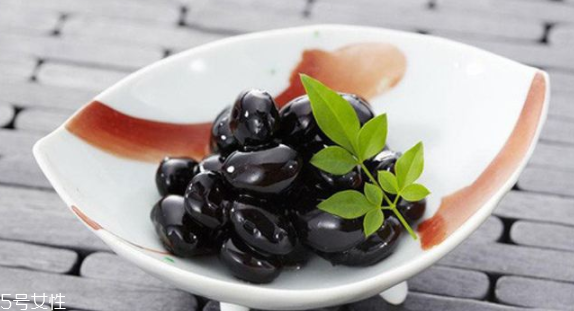 黑豆泡醋用什么醋最好？不要用白醋