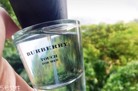 burberry情緣男士香水女士能用嗎？男女皆宜的木質(zhì)香調(diào)