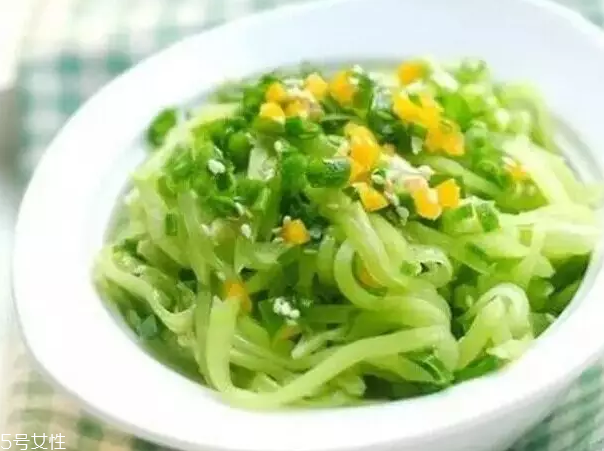 萵筍生吃好還是熟吃好？煮熟后維生素含量大大降低