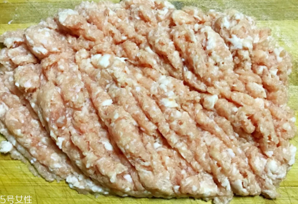 餃子餡用豬的哪塊肉好？前腿肉是餃子餡首選