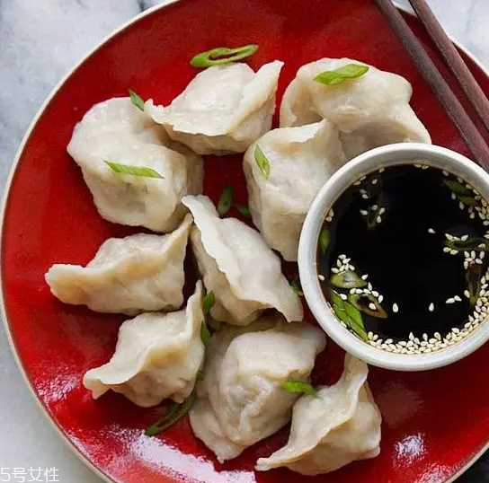 餃子餡用豬的哪塊肉好？前腿肉是餃子餡首選