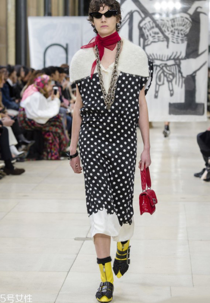 miumiu2018秋冬系列好看嗎_有哪些款式？
