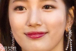 玻璃唇怎么畫好看？這么畫唇妝少女感十足