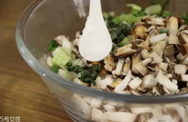豆腐皮能油炸嗎？火候太猛容易炸糊