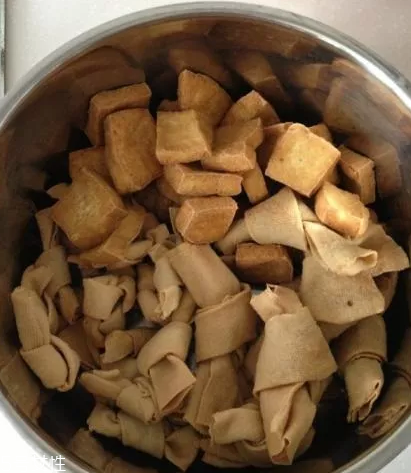 豆腐皮能油炸嗎？火候太猛容易炸糊