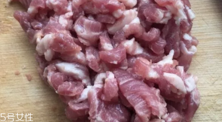 豆腐皮能油炸嗎？火候太猛容易炸糊