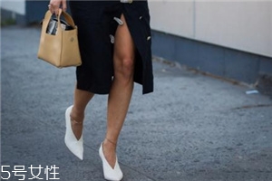 v口鞋怎么搭配？女人味十足的穿搭