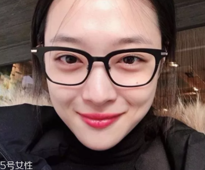 戴眼鏡好看還是不戴眼鏡好看？寬眼距戴眼鏡很精致