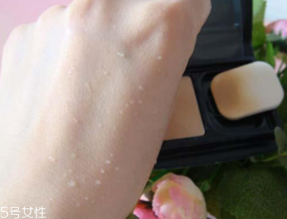 迪奧凝脂恒久粉餅好用嗎？輕薄持久適合春夏