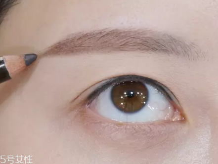 眉毛短怎么變長(zhǎng)？畫眉大法拯救短眉星人