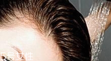 自己染發(fā)怎么染均勻？4個(gè)步驟讓你秒懂染發(fā)DIY