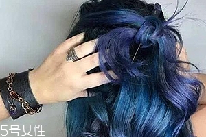自己染發(fā)怎么染均勻？4個(gè)步驟讓你秒懂染發(fā)DIY