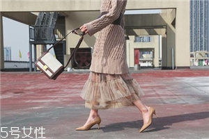 高跟鞋有點(diǎn)松怎么辦？教你三個(gè)小妙招