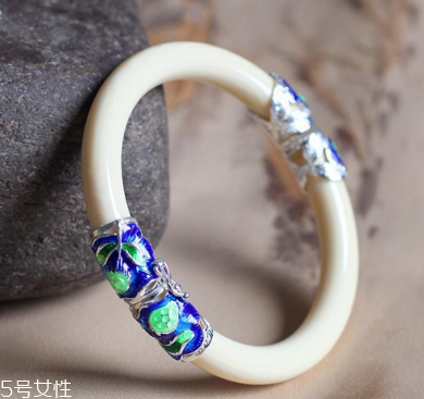 象牙手鐲可以天天戴嗎？這些忌諱要清楚