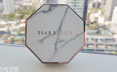 dear dahlia大理石彩妝系列好用嗎？非常適合黃種人