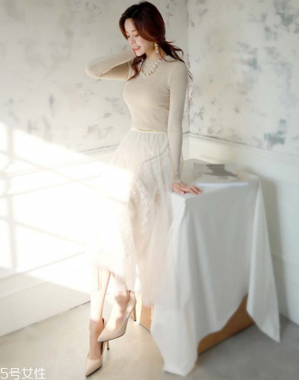 蕾絲長裙配什么鞋子？為你加足時(shí)髦指數(shù)