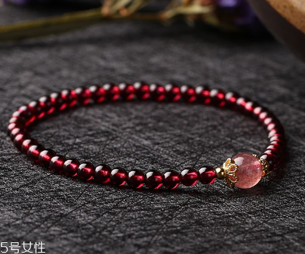 石榴石手鏈睡覺能戴嗎？這些情況你需要考慮