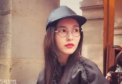 戴眼鏡怎么化妝好看？這么化妝比戴美瞳還美貌