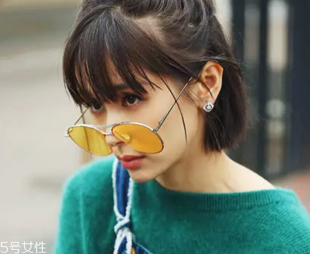 戴眼鏡怎么化妝好看？這么化妝比戴美瞳還美貌