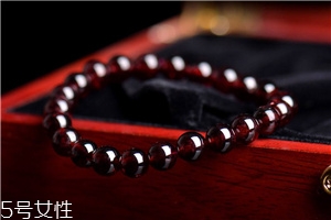 石榴石手鏈睡覺能戴嗎？這些情況你需要考慮