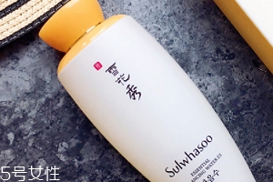 雪花秀平衡水和潤顏水哪個好？潤顏水是鎮(zhèn)店之寶