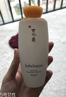 雪花秀平衡水和潤顏水哪個好？潤顏水是鎮(zhèn)店之寶