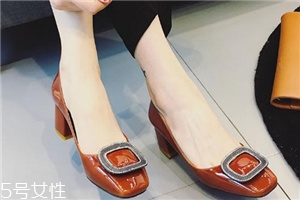 腿粗腿短穿什么鞋子好看？視覺上拉長腿部比例