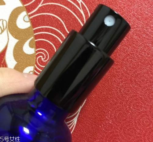 純露可以當(dāng)噴霧嗎？隨時為你補(bǔ)充水分