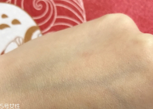 純露可以當(dāng)噴霧嗎？隨時為你補(bǔ)充水分