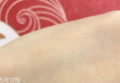 純露可以當(dāng)噴霧嗎？隨時為你補(bǔ)充水分