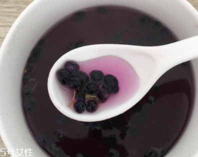 黑枸杞能和紅枸杞一起泡嗎？