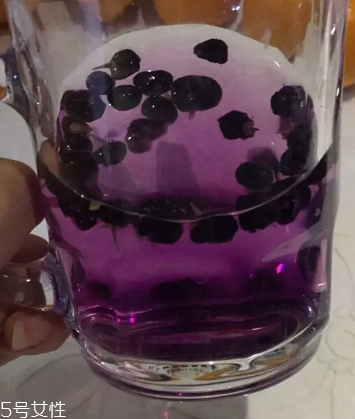 黑枸杞為什么是藍色？花青素的原因