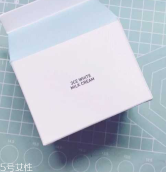面霜和素顏霜可以同時(shí)用嗎？面霜用量不要太多