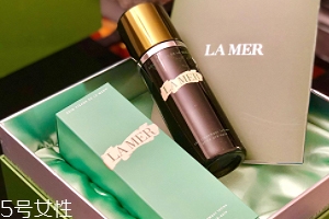 海藍(lán)之謎精萃液跟爽膚水有什么區(qū)別？用于爽膚水之后