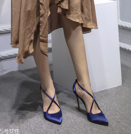 高跟鞋38碼多少厘米？學(xué)會(huì)測(cè)量腳長(zhǎng)