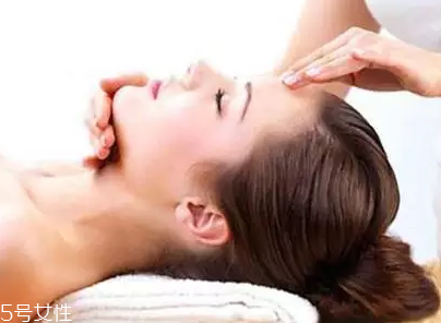 玫瑰果油和玫瑰精油怎么區(qū)分？玫瑰精油超級昂貴