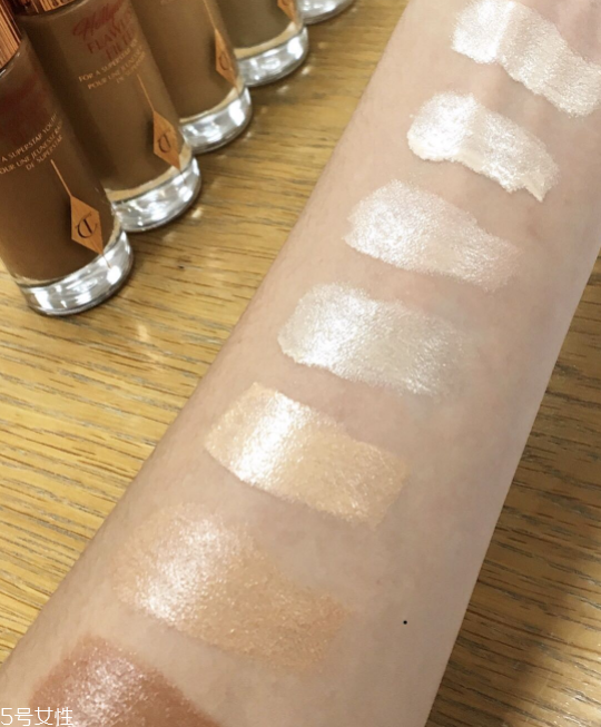 ct新品妝前高光濾鏡液怎么樣？charlotte tilbury粉底好用嗎？