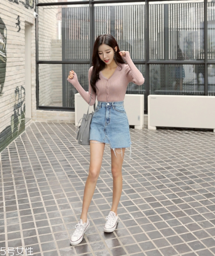 牛仔短裙搭配什么鞋？瞬間變身萌萌少女