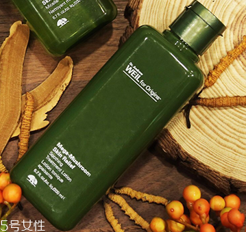 為什么油皮會(huì)變成干皮？三個(gè)油皮護(hù)膚誤區(qū)