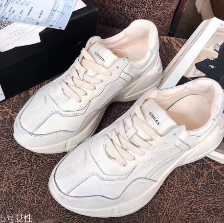 gucci老爹鞋有女款嗎？明星們?nèi)耸忠浑p
