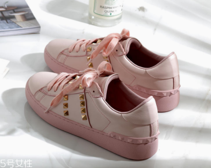 女式春夏運動鞋怎么挑？三種款式好搭又顯高