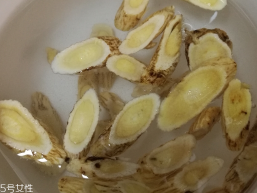 黃芪是什么味道？有點(diǎn)大豆味