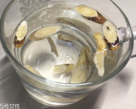 黃芪是甘草嗎？不是一種東西