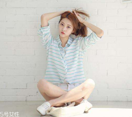 2022流行什么襯衫？美麗大方的春日女神