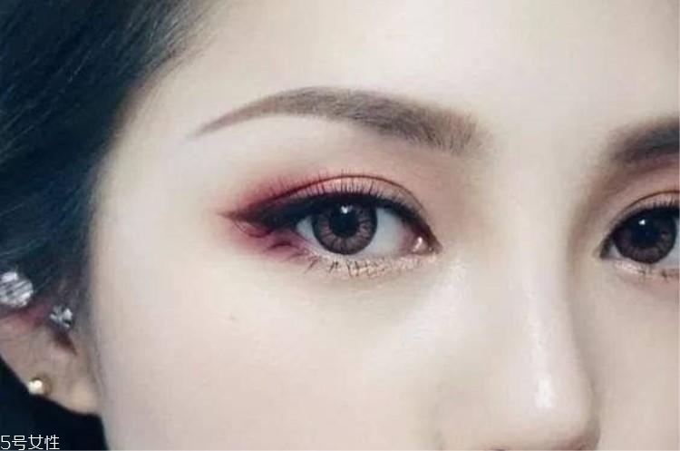 什么顏色的眼影顯白？這三種色號誰涂誰白