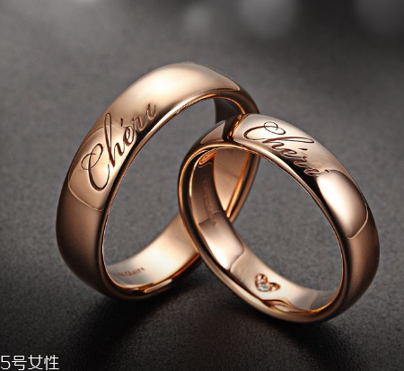 婚戒可以戴右手嗎？沒(méi)有明確的規(guī)定