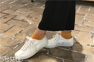 帆布鞋的白邊怎么刷才能白？白邊發(fā)黃這樣洗