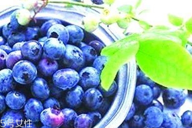 花青素可以美白嗎？女人就應(yīng)該吃點(diǎn)花青素